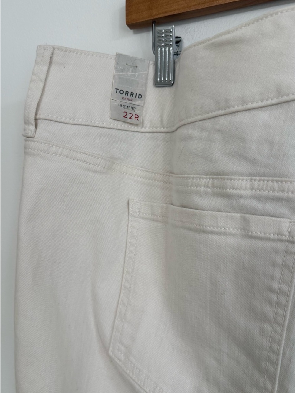 Torrid Off-White High-Rise Denim Jeans Jeggings Women’s 22R - Picture 4 of 10